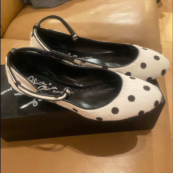 Alice & Olivia polka dot calf hair ballet flats with ankle strap. Size 8 1/2 - Picture 2 of 11